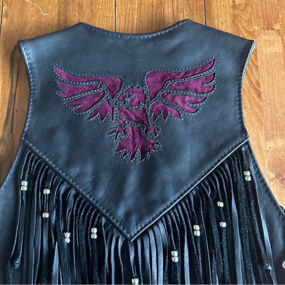 Vintage Fringe Leather Vest - Picture 9 of 13